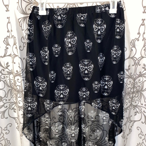 H&M sheer skull high/low skirt - Picture 2 of 3